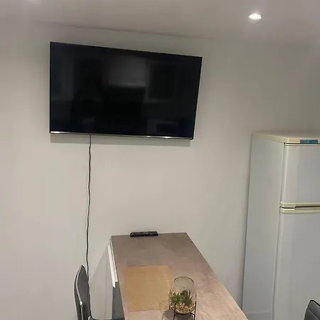 Charmant Logement Quartier Calme / Parking Gratuit Lejlighed